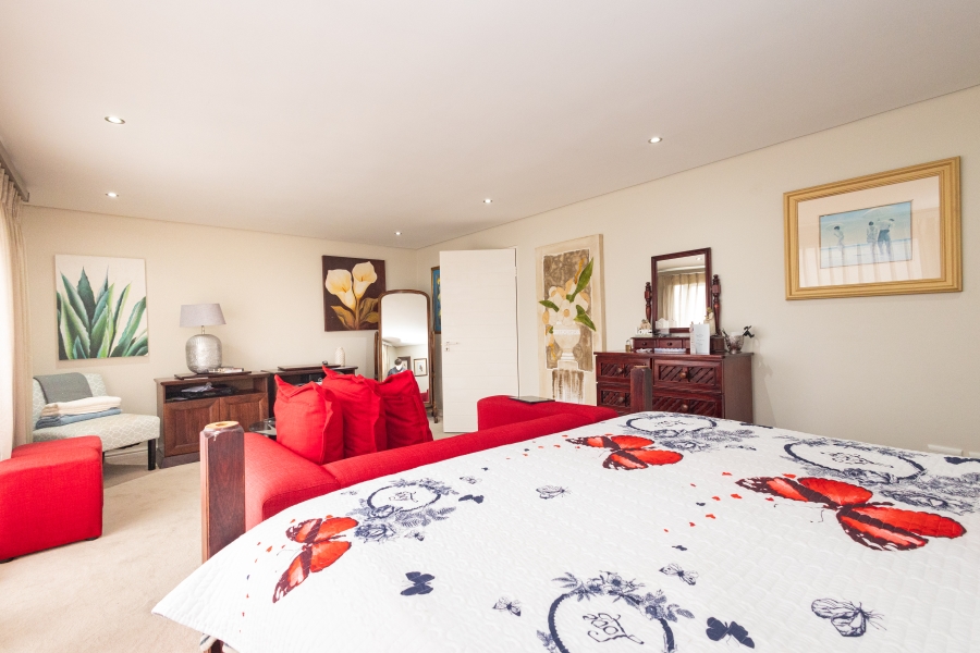 6 Bedroom Property for Sale in Bloubergstrand Western Cape